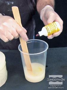 לחיצה להגדלת תמונה מוסיפים פיגמנט So-Strong צהוב.