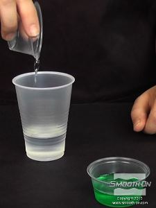 לחיצה להגדלת תמונה במקרה זה, כיוון שלמודל המקורי יש פרטים רבים, משתמשים בחומר הפרדה נוזלי, שיגיע לפרטים באופן יעיל יותר. מערבבים איזופרופאנול עם סבון כלים ביחס ערבוב 2Isopropanol : 1Soap לפי נפח.