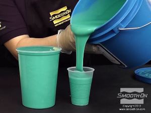 לחיצה להגדלת תמונה מודדים כמות שווה של מקשה סיליקון להכנת תבניות ללא צורך בואקום Mold Star® 15.