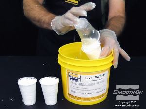 לחיצה להגדלת תמונה מודדים שלושה חלקים של אבקת הפילר Ure-Fil 11.