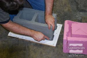 לחיצה להגדלת תמונה חותכים גם את הפלאשים בתחתית היציקה.