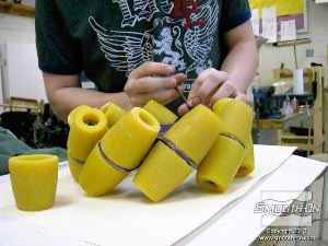 לחיצה להגדלת תמונה רולרים מפוליאוריתן יצוק מחוברים למבנה המרכזי של הגלגל.