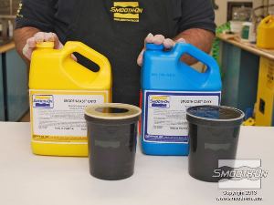 לחיצה להגדלת תמונה יחס הערבוב של פוליאוריתן Smooth-Cast® ONYX הוא 1A:1B לפי נפח.