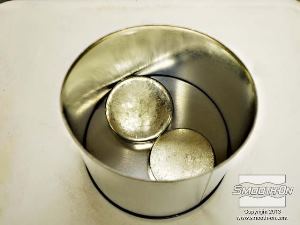 לחיצה להגדלת תמונה מניחים את מיכל ההתכה על פלטת חימום.