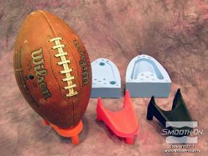 לחיצה להגדלת תמונה המשחק מתחיל - מעמדי הT  העשויים מ פוליאוריטן עמיד באימפקט  Smooth-Cast® 60D יכולים לחטוף הרבה בעיטות ויחזיקו מעמד שנים רבות!