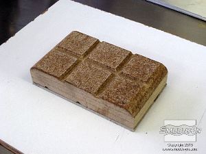 לחיצה להגדלת תמונה המודל גולף בעץ ונאטם ע