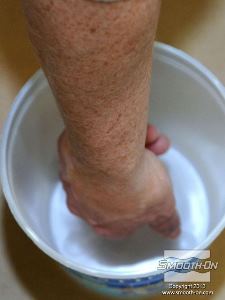 לחיצה להגדלת תמונה החלט איך תרצה שהיציקה הסופית תראה, שמור על תנוחה זו.