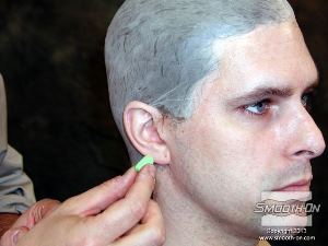 לחיצה להגדלת תמונה שימוש באטמי אוזניים ימנע חדירה של הסיליקון לחלל האוזן.