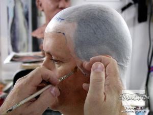 לחיצה להגדלת תמונה מוודאים שכל הקצוות נמרחו באצטון.