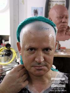 לחיצה להגדלת תמונה לאחר שהגבס הונח מורחים שכבה נוספת של Body Double FAST SET  עם מסמיך Thi-Vex® II על קו הסיליקון החשוף...