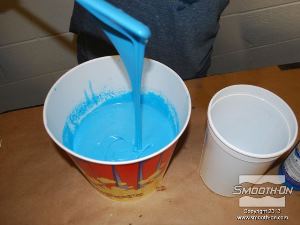 לחיצה להגדלת תמונה עם הערבוב האלגינט עם המים הוא מתעבה ומקבל מקרם סמיך.