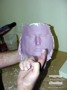 לחיצה להגדלת תמונה לפני שיוצקים אל התבנית יש לסתום את חורי הנשימה באף במנה קטנה של Alga-Safe.