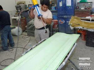 לחיצה להגדלת תמונה סיליקון EZ~Spray® Silicone 20 הוא חזק במיוחד ועמיד בקריעה גם בעוביים קטנים. שקית הוואקום הגמורה הינה בעובי של כ-6.4mm.