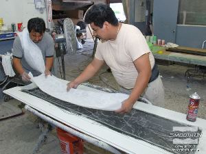 לחיצה להגדלת תמונה לאחר מכן, מניחים ניילון מחורר