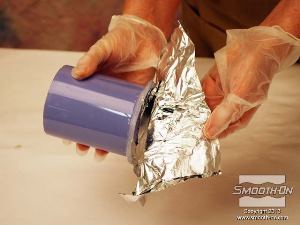 לחיצה להגדלת תמונה לאחר 6 שעות, מסירים את נייר האלומיניום מהבסיס המודל.