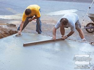 לחיצה להגדלת תמונה מיישרים את יציקת הבטון