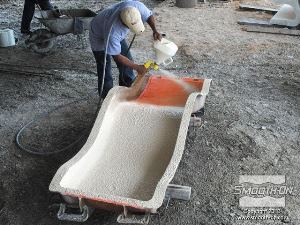 לחיצה להגדלת תמונה מתיזים GFRC על התבנית 