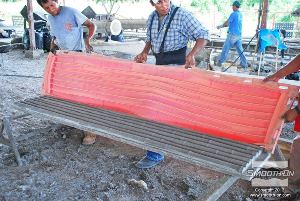 לחיצה להגדלת תמונה הפנל מבטון GFRC מעתיק בצורה מושלמת את הטקסטורה של עץ הבמבוק. 