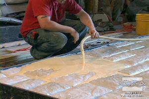 לחיצה להגדלת תמונה בשימוש מכונת מינון EZ-MIX Meter Machine חוסכים בזמן עבודה ובצורך לערבב כל פעם מנה נוספת של פוליאוריטן ליציקה.  כמו כן יש חיסכון גדול כאשר ממכנים את העבודה, אין מקום לטעויות בערבוב !