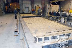 לחיצה להגדלת תמונה מחברים קורות שיחזיקו את יציקת הבטון. 